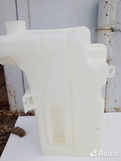 Бачок омывателя Митсубиси colt 2007