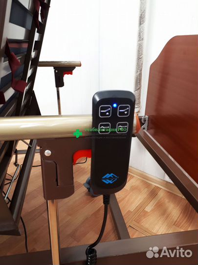 Медицинская кровать для ухода за больными