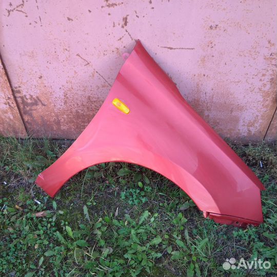 Переднее правое крыло на гранту 2018