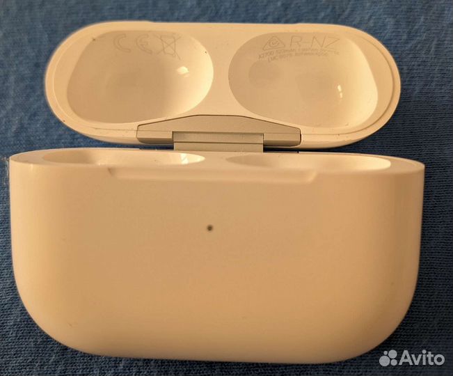 Зарядный кейс для наушников apple