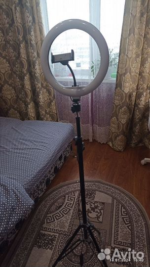 Кольцевая лампа со штативом бу