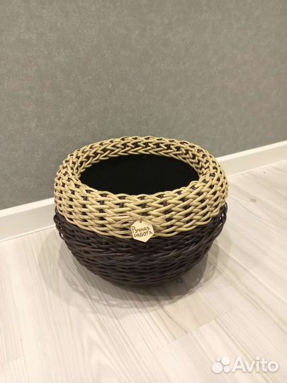 Кашпо из ротанга для дома и улицы