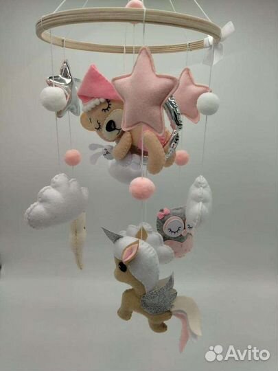 Мобиль на детскую кроватку