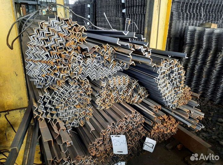 Уголок металлический 75х75х8 6 м Ст3