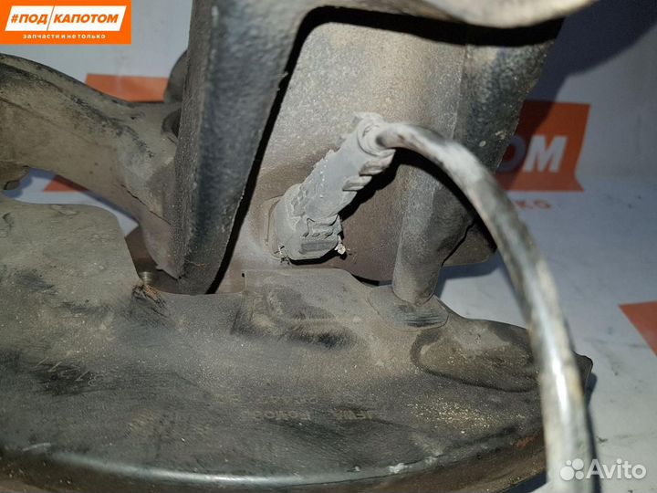 Кулак передний правый Volvo S60 2 2012