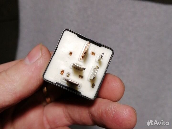 VAG 443 951 253 Aa реле топливного насоса