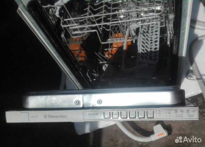Встроенная посудомойка Electrolux 45 см ширина