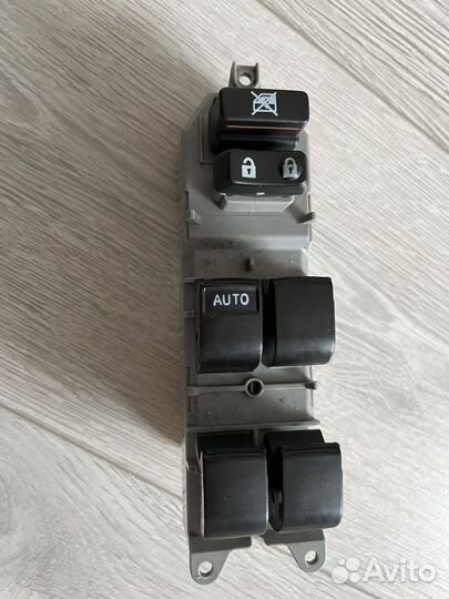 Блок стеклоподьемников toyota