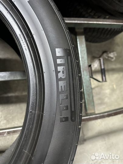 Pirelli P Zero PZ4 265/45 R19 105Y