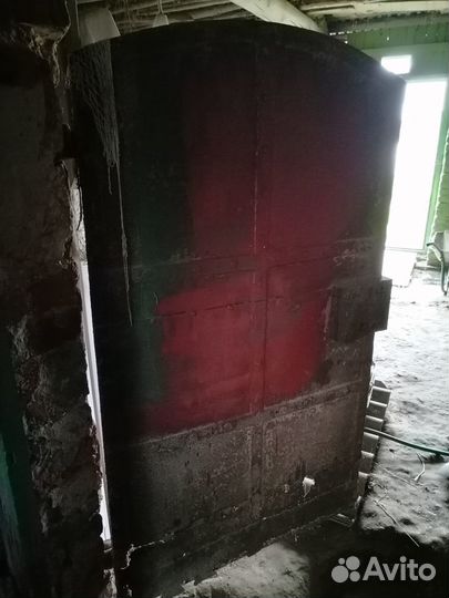 Старинная кованая дверь