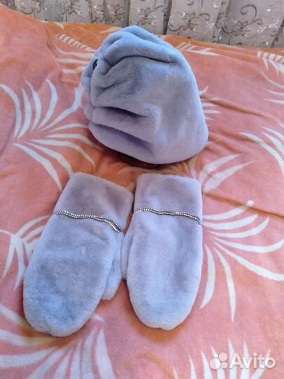 Комплект варежки и шапка женский