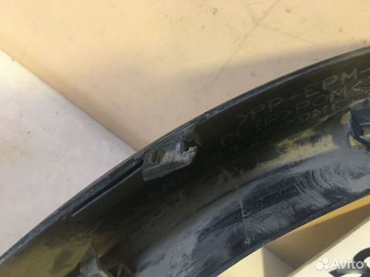 Накладка крыла задняя левая Nissan Juke F15