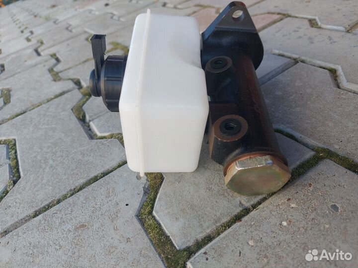 Главный тормозной цилиндр газ