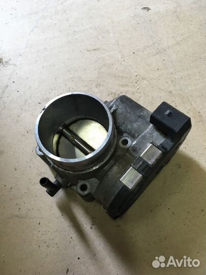 Дроссельная заслонка 1.8T Audi A3, Skoda 06A133062