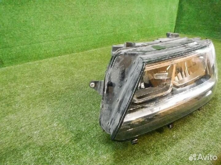 Фара левая Volkswagen Tiguan