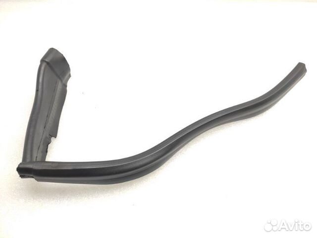 Уплотнитель капота передний правый Mercedes-Benz