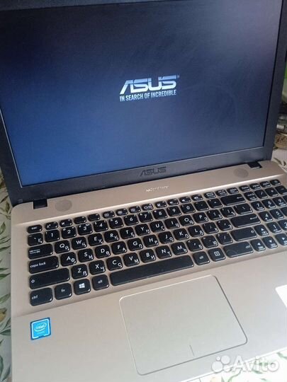 Ноутбук asus
