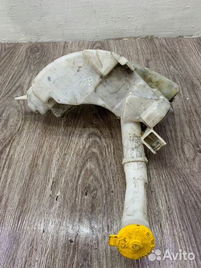 Бачок омывателя Mazda 3 хетчбэк 5-ти дв. 2006