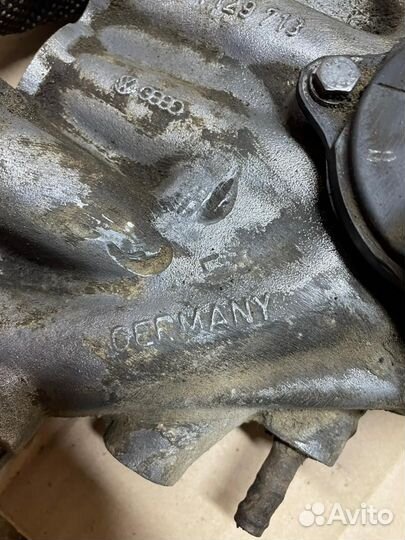 Коллектор впускной Audi 80 B3 1.8 PM 1991 г