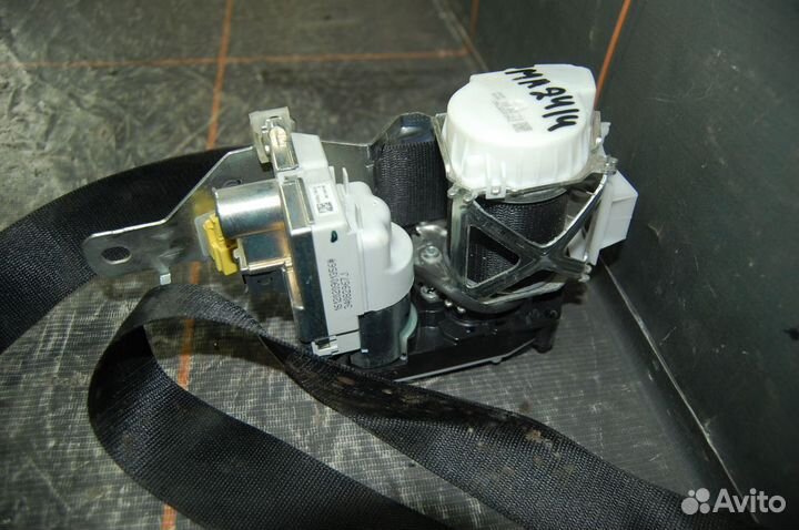 Ремень безопасности задний -Mercedes-Benz GL- X166