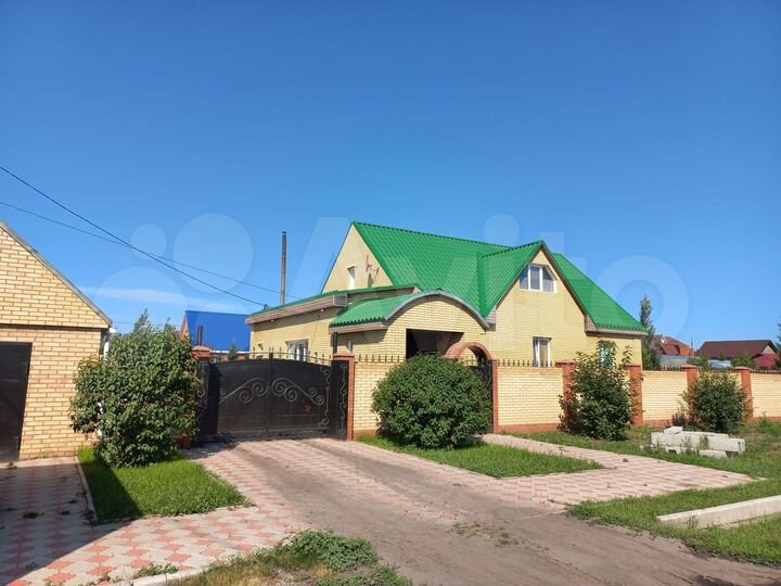 Коттедж 207 м² на участке 12 сот.