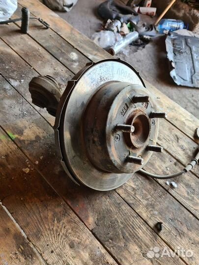 Кулак задний левый Hyundai i30