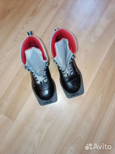 Лыжные ботинки классические