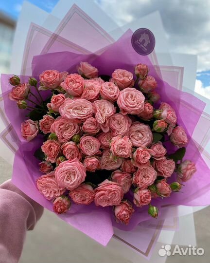 Кустовая пионовидная роза