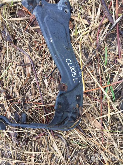 Левое очко фары на мерс CL203 купе