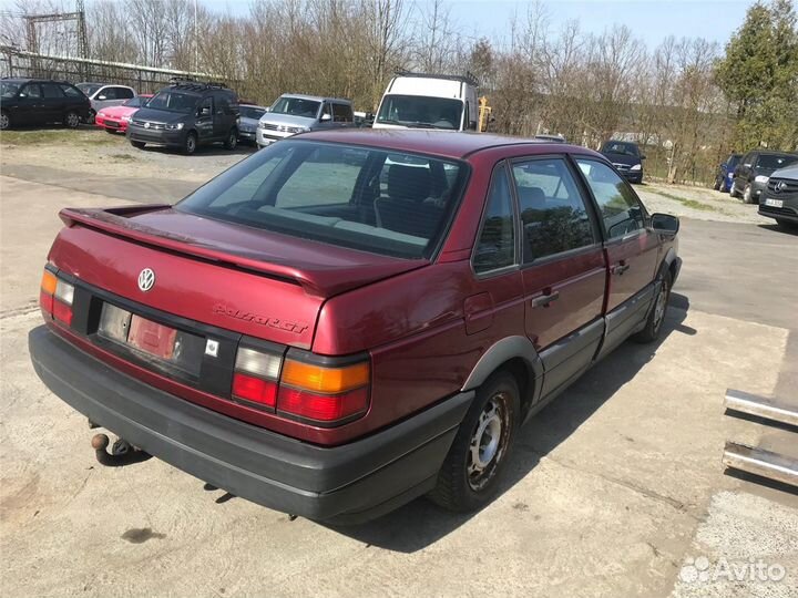 Разбор на запчасти Volkswagen Passat 3