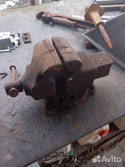 Тиски слесарные СССР