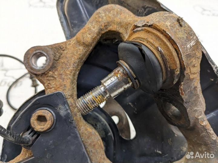 Кулак поворотный передний правый w211 E-class 6