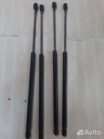 Ford Mazda, аммортизаторы задней двери