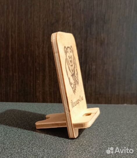 Подставка для телефона из дерева