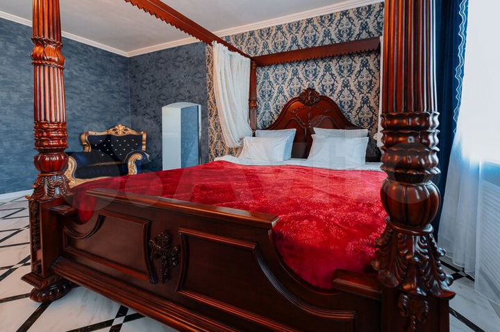 Коттедж 350 м² на участке 2 га