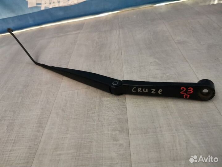 Поводок стеклоочистителя передний правый Chevrolet
