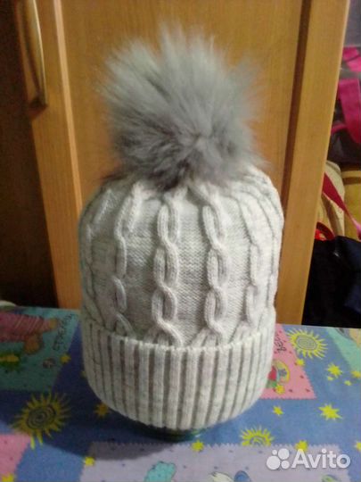 Шапки зимние и шарфы