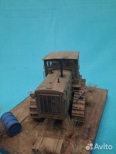 Модель трактора