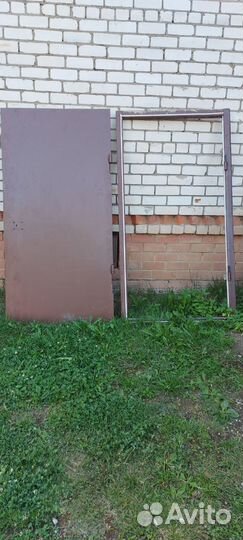 Продам железную дверь бу