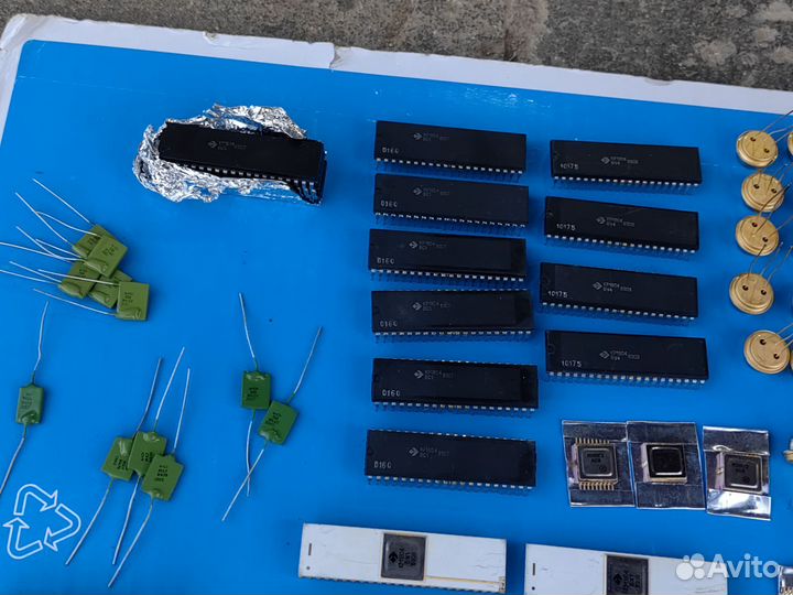 Микросхемы и транзисторы Au Новые СССР