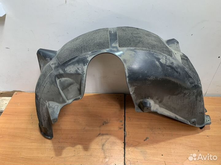 Подкрылок задний левый сток бампер Bmw e60