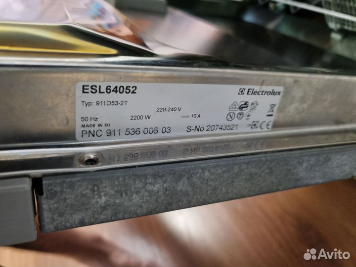 Посудомоечная машина Electrolux ESL64052
