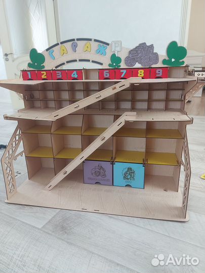 Парковка гараж для машинок, полка, игрушка