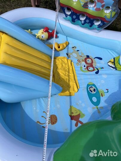 Детский надувной бассейн с горкой