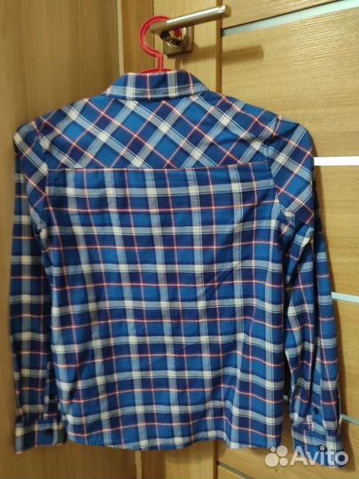 Продам рубашку futurino