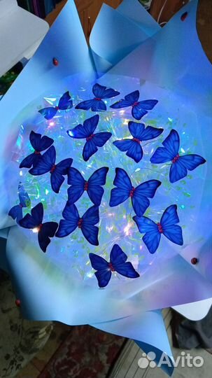 Букеты из бабочек и цветы из фаамарина