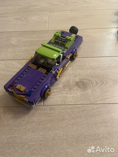 Модель автомобиля Lego