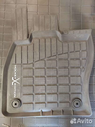 Skoda Octavia A7. Ковры в салон + ковер в багажник