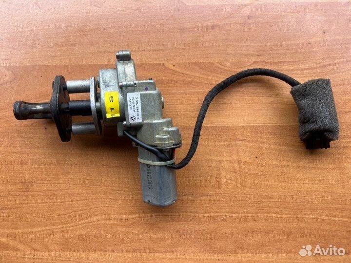 Доводчик двери правый Vw Transporter Multivan T5