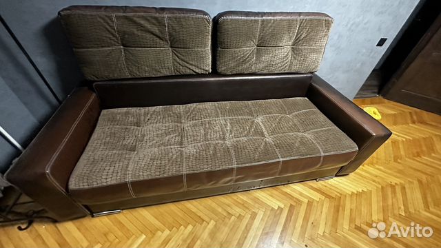 Большой диван прямой 250 , ширина 250, глубина 110, высота 60 , б/у ...